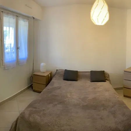 Apartment Boost Your Immo Six Fours Drakkar 89 *