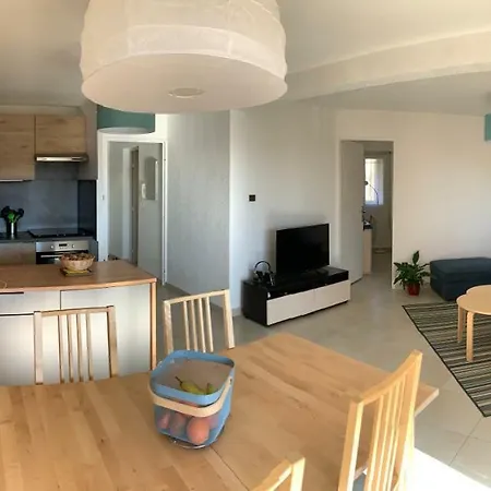 Apartment Boost Your Immo Six Fours Drakkar 89 *