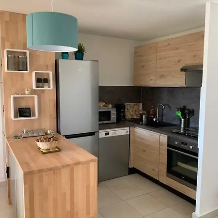 Apartment Boost Your Immo Six Fours Drakkar 89 *