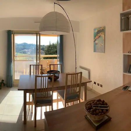 Apartment Boost Your Immo Six Fours Drakkar 89 *